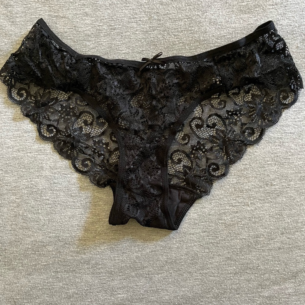 Women’s NWOT thong underwear